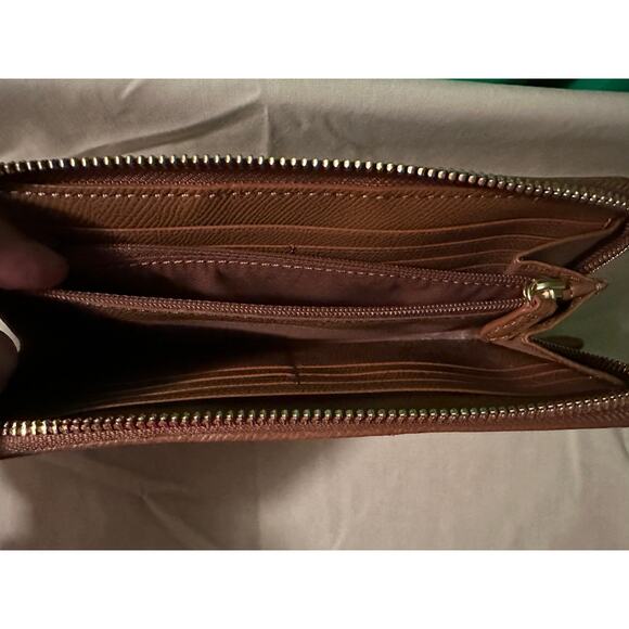 Coach Signature Zip Around Wallet in Brown Canvas Leather - Authentic & Elegant - Picture 5 of 6